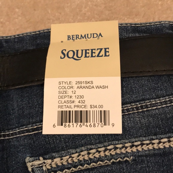 NWT! denim shorts - Picture 4 of 5